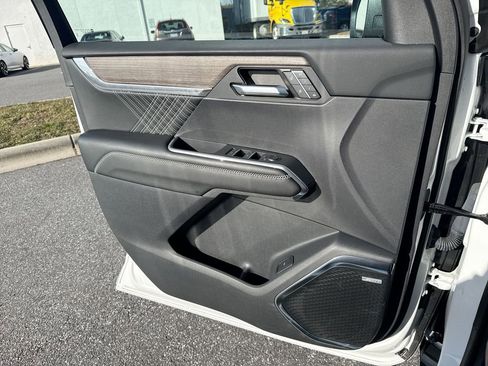 Certified 2024 GMC Acadia Denali image 17