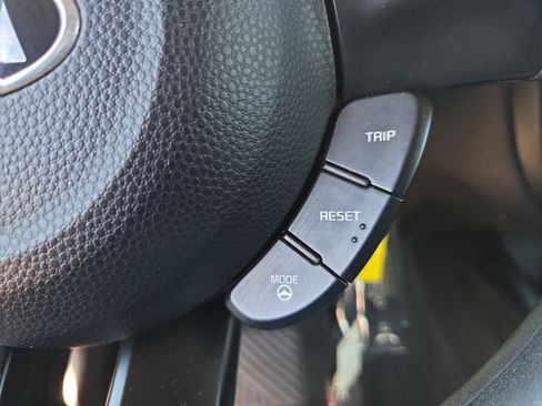 Used 2015 Kia Soul FWD image 25