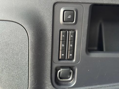 Used 2025 Ford Expedition Platinum AWD/4WD image 12