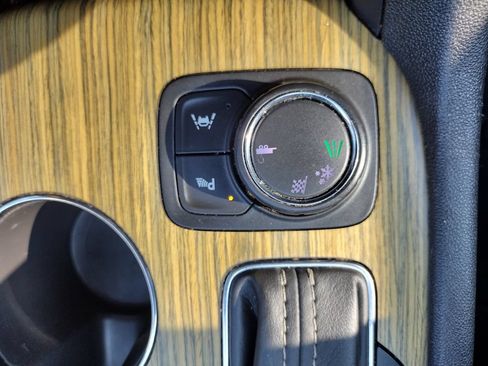 Used 2019 GMC Acadia Denali FWD image 32