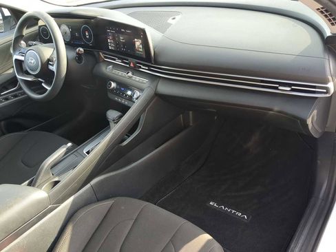 Used 2024 Hyundai Elantra SEL image 28