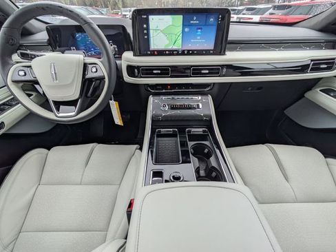 New 2026 Lincoln Aviator Black Label w/ Jet Appearance Package AWD/4WD image 14