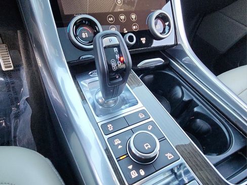 Used 2020 Land Rover Range Rover Sport HSE Dynamic image 18