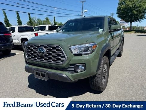 Used 2022 Toyota Tacoma TRD Off-Road AWD/4WD image 21