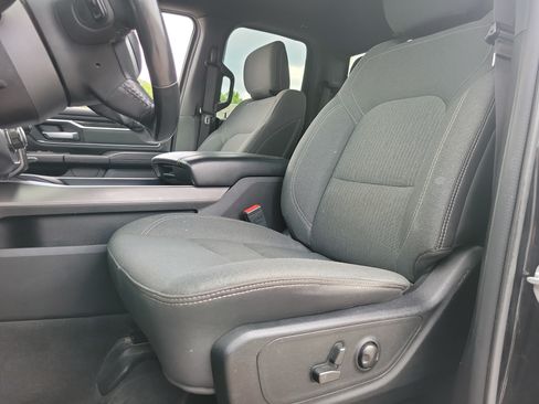 Used 2022 RAM 1500 Big Horn AWD/4WD image 4