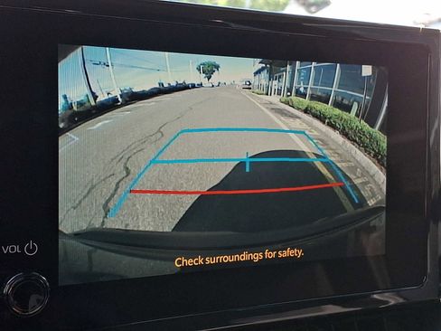 Used 2025 Toyota Corolla LE FWD image 14
