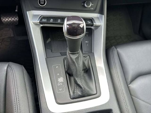 Used 2024 Audi Q3 2.0T Premium w/ Convenience Package AWD/4WD image 30