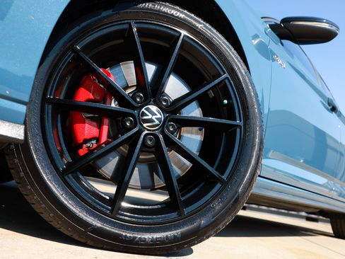 Used 2025 Volkswagen Jetta GLI Autobahn image 41