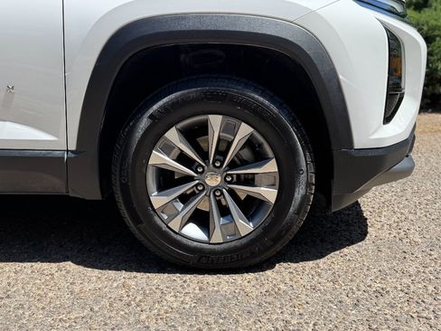 Used 2026 Chevrolet Equinox LT AWD/4WD image 4