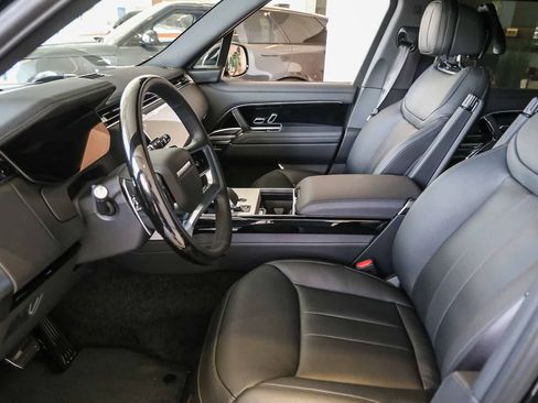 New 2026 Land Rover Range Rover Long Wheelbase SE AWD/4WD image 18