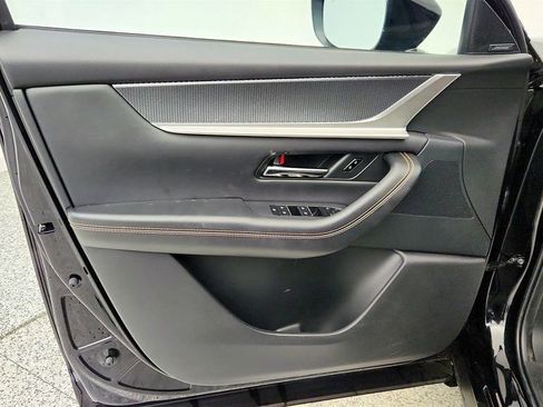 Used 2025 MAZDA CX-70 Plug-In Hybrid w/ Premium Pkg image 11