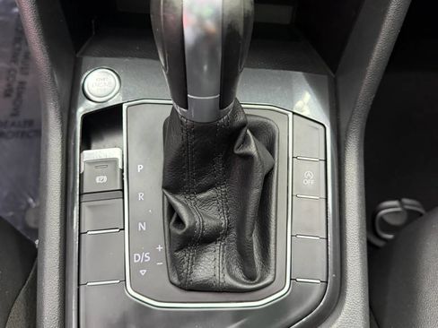 Used 2019 Volkswagen Tiguan SE w/ Panoramic Sunroof Package FWD image 17