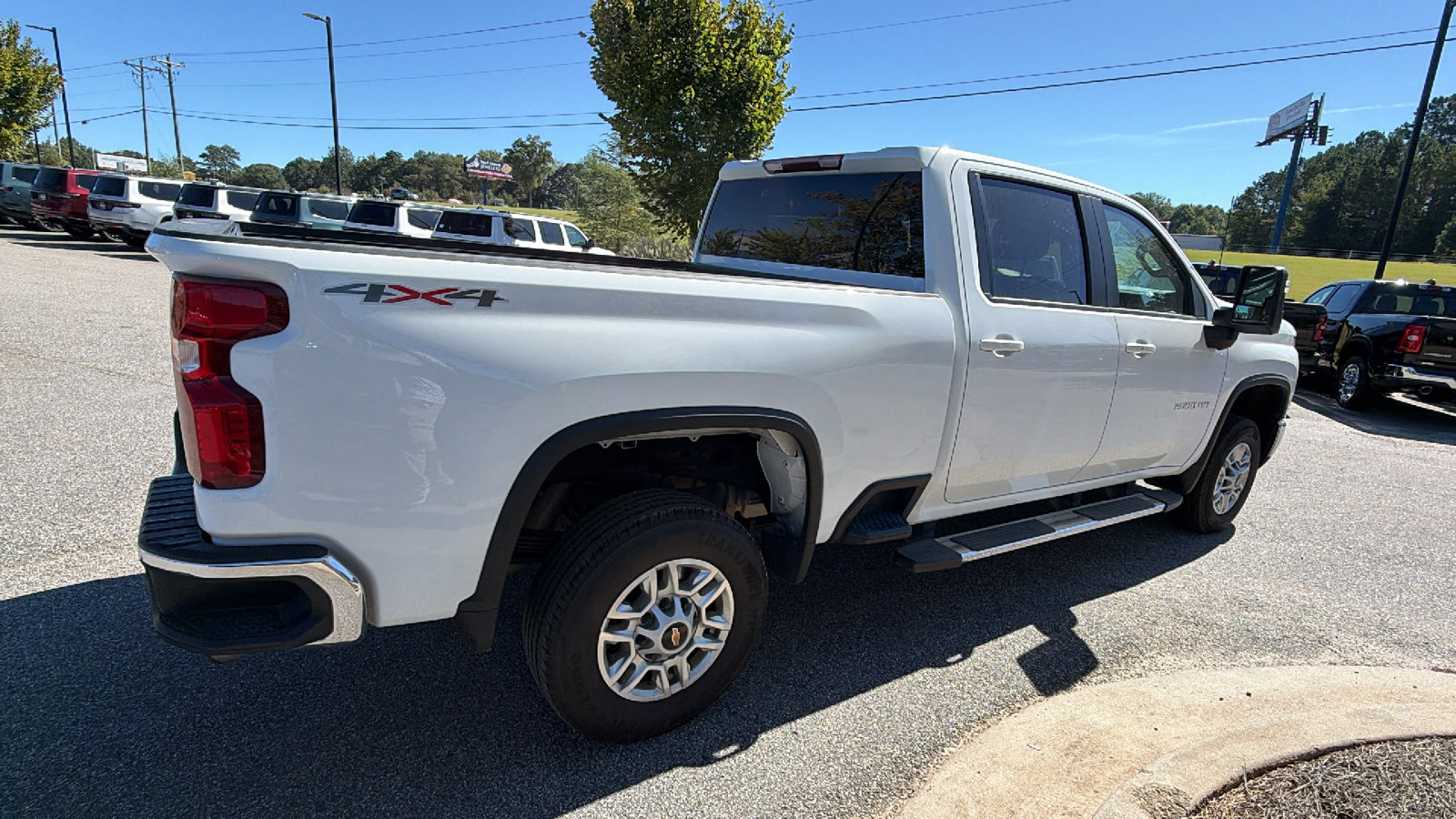 Used 2025 Chevrolet Silverado 2500 LT w/ Convenience Package AWD/4WD image 8
