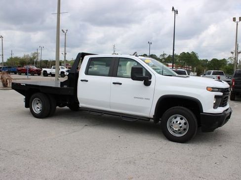 Used 2025 Chevrolet Silverado 3500 W/T image 13