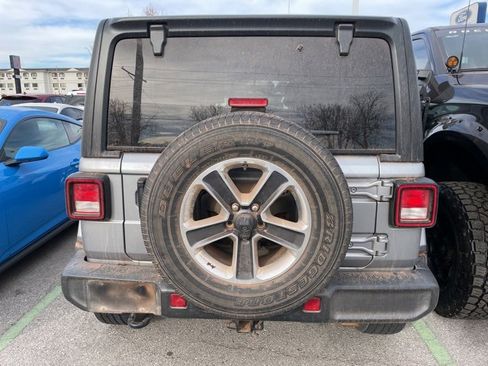 Used 2021 Jeep Wrangler Unlimited Sahara image 6