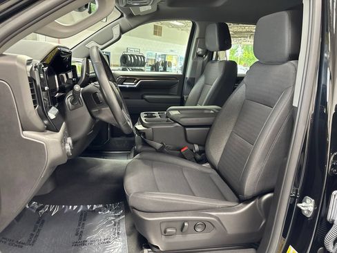 Used 2024 Chevrolet Silverado 1500 LT AWD/4WD image 9