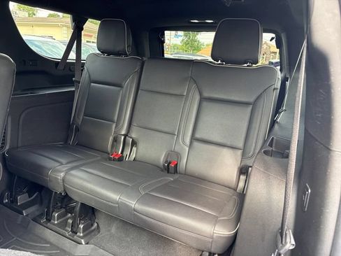 Used 2021 Chevrolet Suburban Premier w/ Premium Package AWD/4WD image 23