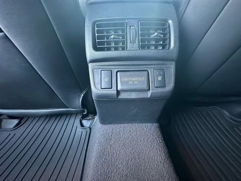 Used 2018 Subaru Outback 3.6R Limited AWD/4WD image 16