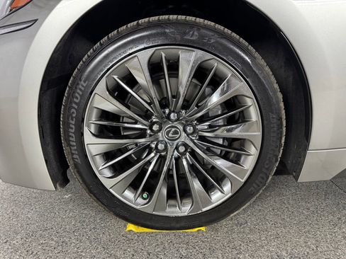 Used 2018 Lexus LS 500 AWD w/ Luxury Package image 17
