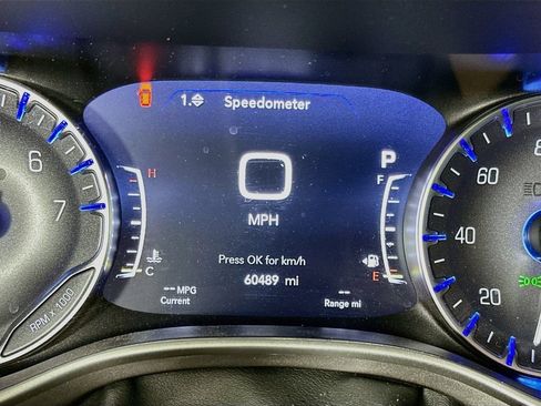 Certified 2024 Chrysler Pacifica Touring-L FWD image 20