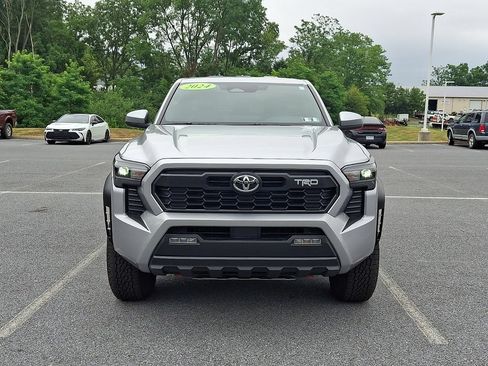 Certified 2024 Toyota Tacoma TRD Off-Road AWD/4WD image 2