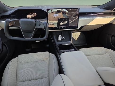 Used 2021 Tesla Model S Plaid image 11