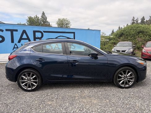 Used 2018 MAZDA MAZDA3 Touring FWD image 2