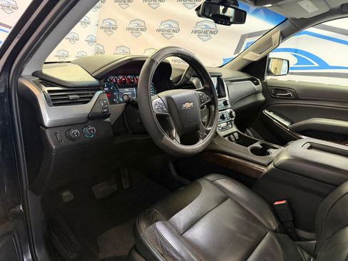 Used 2019 Chevrolet Suburban LT w/ Luxury Package image 13