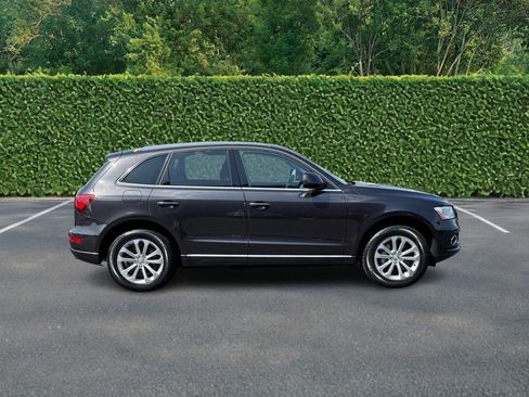 Used 2016 Audi Q5 2.0T Premium Plus w/ Technology Package AWD/4WD image 2