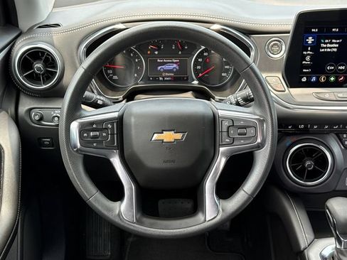 Used 2025 Chevrolet Blazer LT AWD/4WD image 23