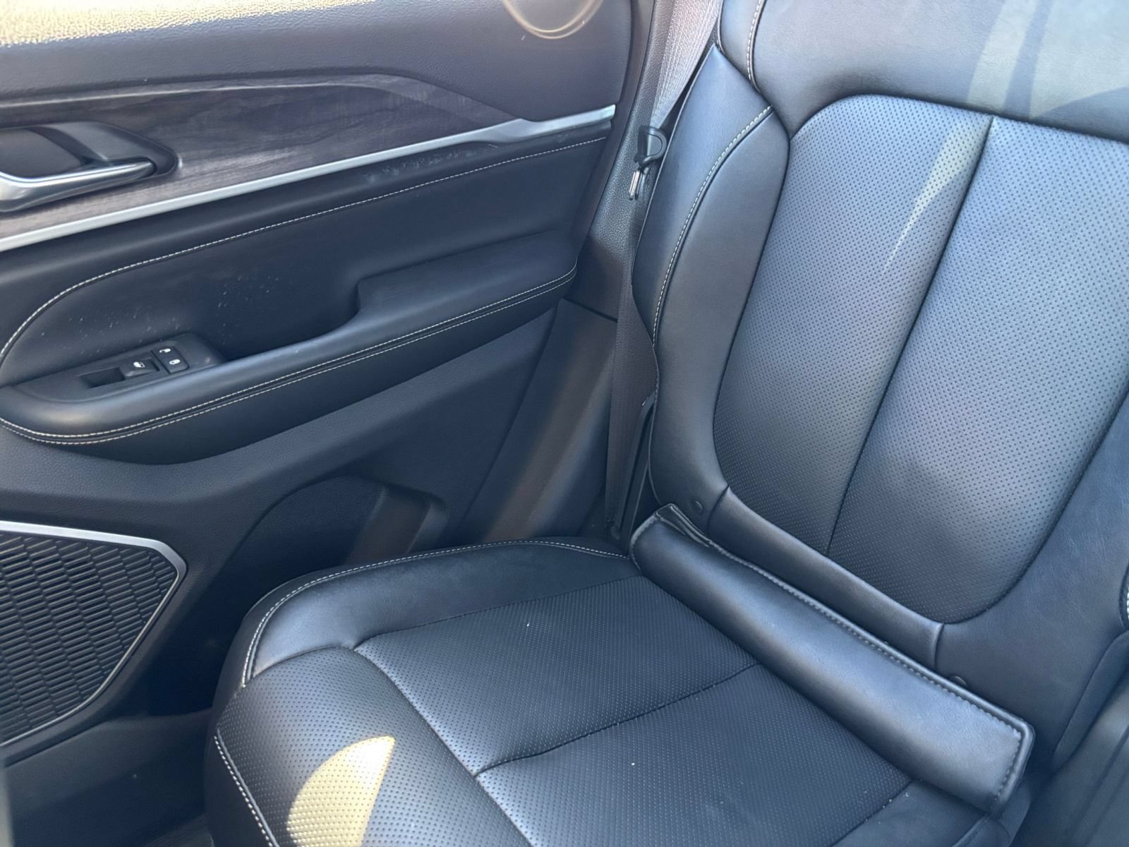 Used 2026 Jeep Grand Cherokee Limited AWD/4WD image 42