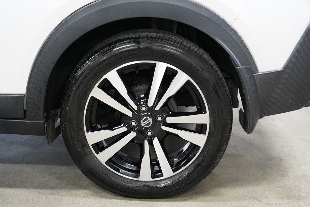 Used 2020 Nissan Kicks SV FWD image 32