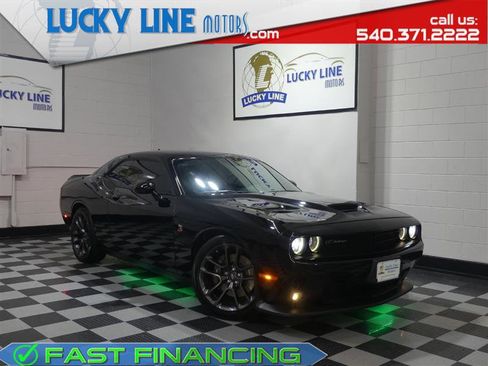 Used 2021 Dodge Challenger R/T Scat Pack image 1