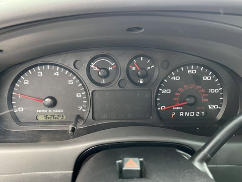 Used 2010 Ford Ranger XL image 5