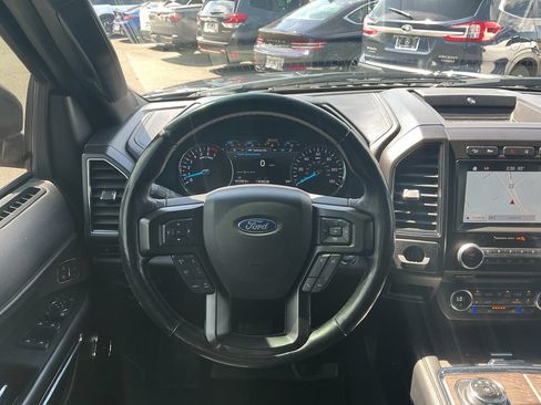 Used 2018 Ford Expedition Limited w/ Equipment Group 302A AWD/4WD image 32