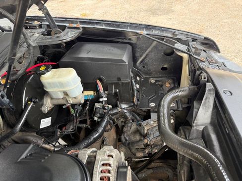 Used 2007 Chevrolet Avalanche LT AWD/4WD image 28