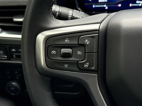 Used 2024 Chevrolet Suburban Premier image 26