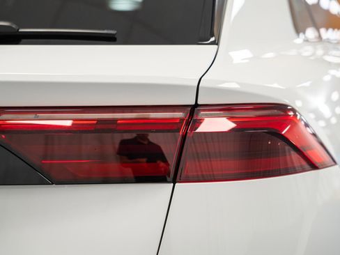 Used 2025 Audi Q8 Premium Plus AWD/4WD image 7