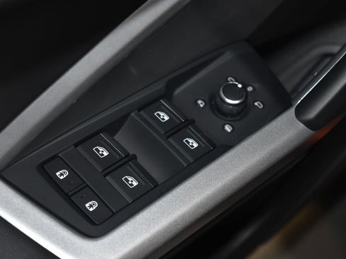 Certified 2025 Audi Q3 2.0T Premium Plus w/ Premium Plus Package image 5