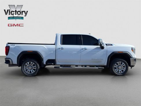 Used 2022 GMC Sierra 2500 SLT w/ SLT Premium Package image 11