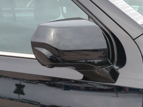 Used 2025 Chevrolet Suburban LT AWD/4WD image 12