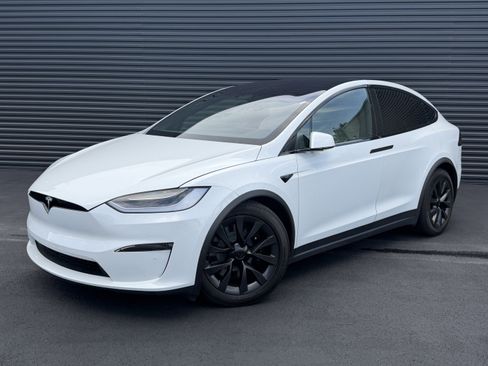 Used 2022 Tesla Model X AWD/4WD image 1