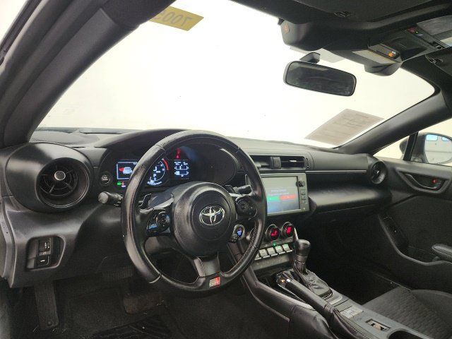 Used 2025 Toyota GR86 RWD image 10