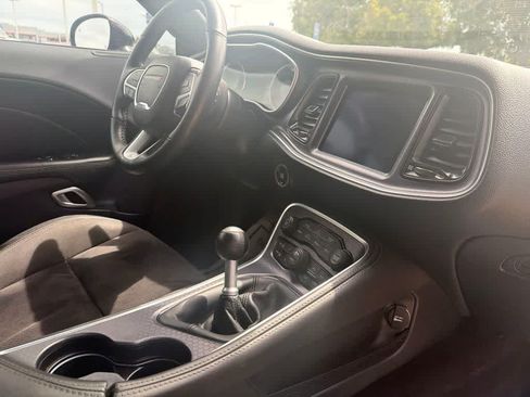 Used 2018 Dodge Challenger R/T Scat Pack w/ Leather Interior Group RWD image 19