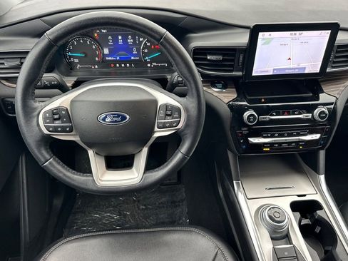 Used 2023 Ford Explorer Limited image 13