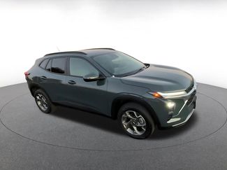 Used 2025 Chevrolet Trax LT w/ LT Convenience Package video 2