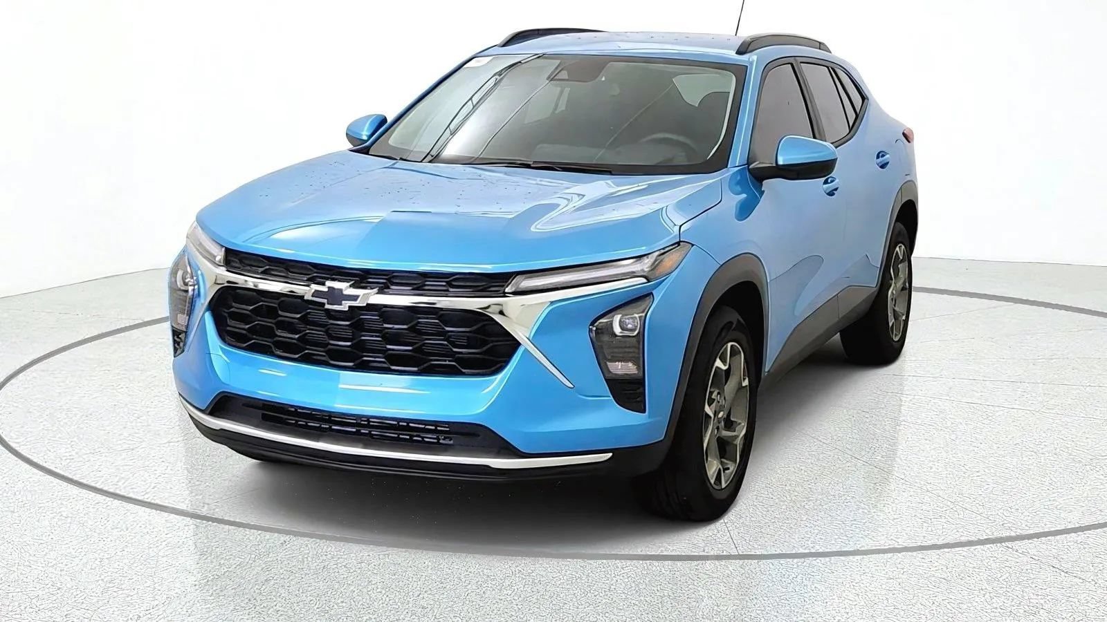 Used 2025 Chevrolet Trax LT w/ Driver Confidence Package FWD image 3
