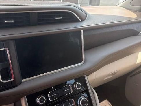 Used 2021 GMC Yukon XL Denali w/ LPO, Illumination Package RWD image 15