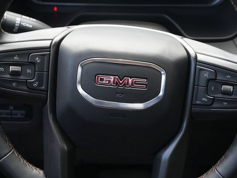 Used 2023 GMC Yukon XL AT4 w/ AT4 Premium Plus Package AWD/4WD image 19