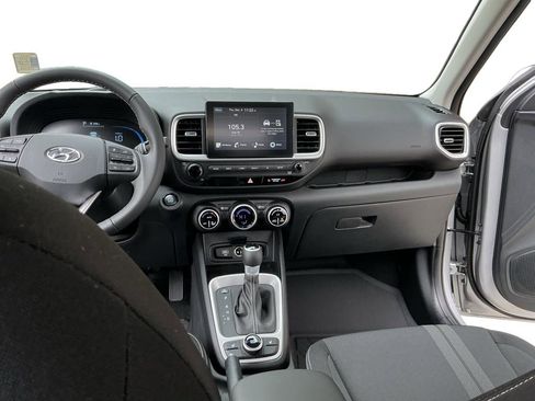 New 2026 Hyundai Venue SEL image 6